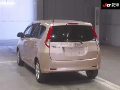 Toyota PASSO SETTE  с аукциона в Японии