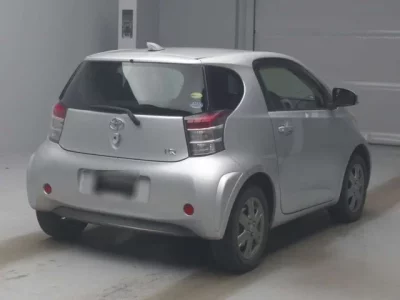 Toyota IQ  с аукциона в Японии