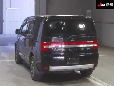 Mitsubishi DELICA D5  с аукциона в Японии