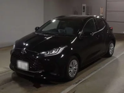 Toyota YARIS  с аукциона в Японии