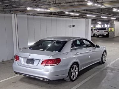 Mercedes-Benz E CLASS  с аукциона в Японии