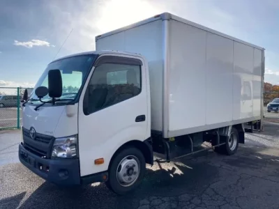 Toyota DYNA  с аукциона в Японии