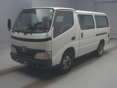 Toyota DYNA  с аукциона в Японии