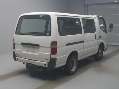 Toyota DYNA  с аукциона в Японии