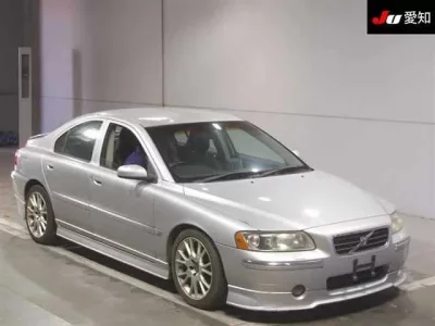 Volvo S60  с аукциона в Японии