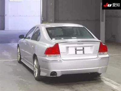 Volvo S60  с аукциона в Японии