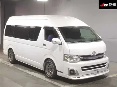 Toyota HIACE  с аукциона в Японии