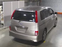 Toyota ISIS лот № 3509 оценка 3.5  с аукциона в Японии 1