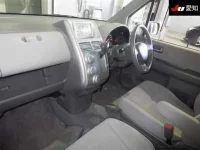 Honda MOBILIO лот № 30639 оценка 4  с аукциона в Японии 2