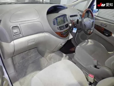 Toyota ESTIMA  с аукциона в Японии