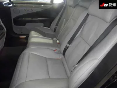 Lexus LS  с аукциона в Японии