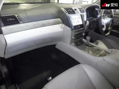 Lexus LS  с аукциона в Японии