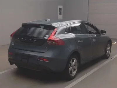 Volvo V40  с аукциона в Японии