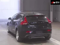 Volvo V40 лот № 30714 оценка 4  с аукциона в Японии 1