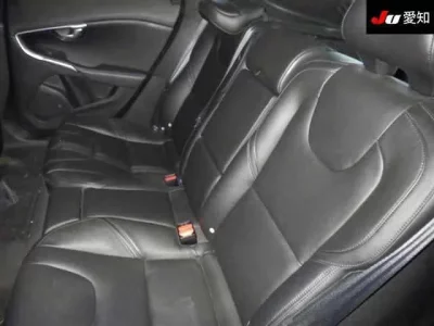 Volvo V40  с аукциона в Японии