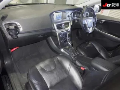 Volvo V40  с аукциона в Японии