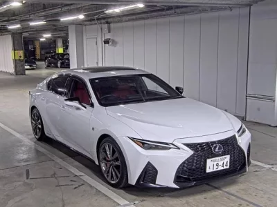 Lexus IS