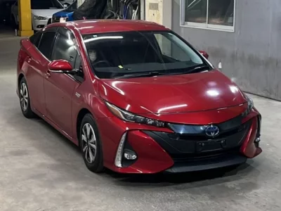 Toyota PRIUS PHV  с аукциона в Японии