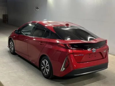 Toyota PRIUS PHV  с аукциона в Японии