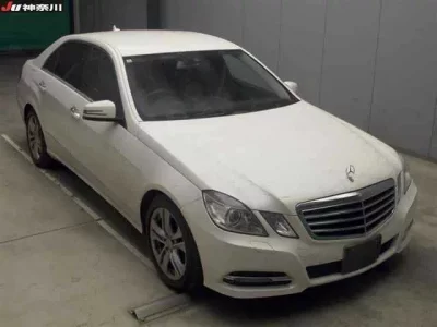 Mercedes-Benz E CLASS  с аукциона в Японии