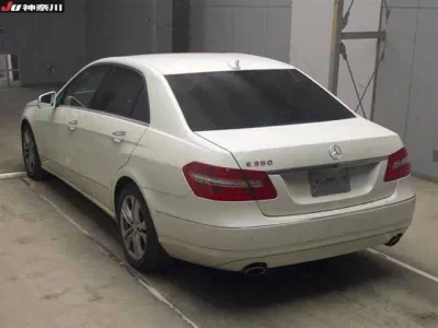Mercedes-Benz E CLASS  с аукциона в Японии