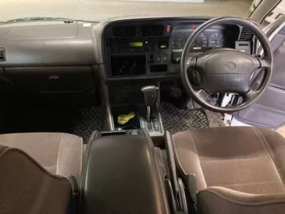 Toyota HIACE  с аукциона в Японии