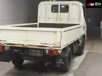 Toyota DYNA лот № 7043 оценка 3  с аукциона в Японии 7