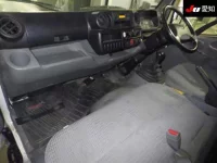 Toyota DYNA лот № 7043 оценка 3  с аукциона в Японии 2