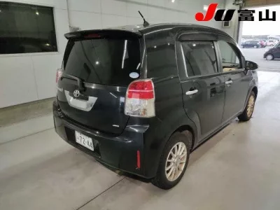 Toyota SPADE  с аукциона в Японии