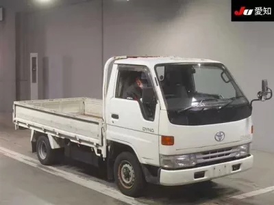 Toyota DYNA  с аукциона в Японии