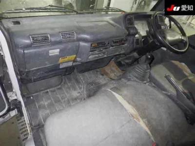 Isuzu ELF  с аукциона в Японии