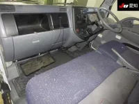 Mitsubishi CANTER лот № 7087 оценка R  с аукциона в Японии 2