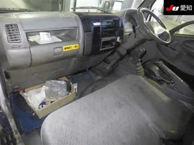 Toyota DYNA  с аукциона в Японии