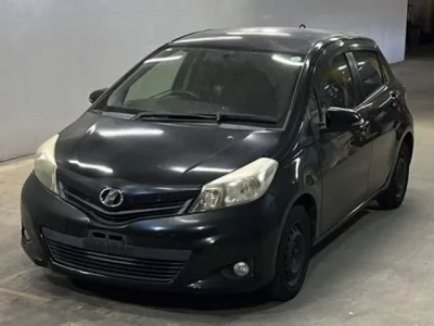 Toyota VITZ  с аукциона в Японии