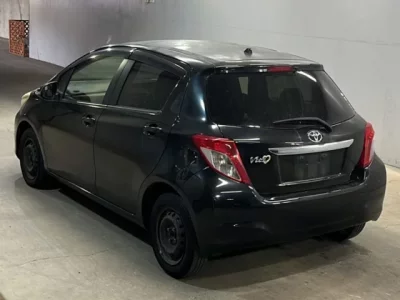 Toyota VITZ  с аукциона в Японии