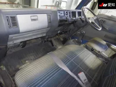 Mazda TITAN  с аукциона в Японии