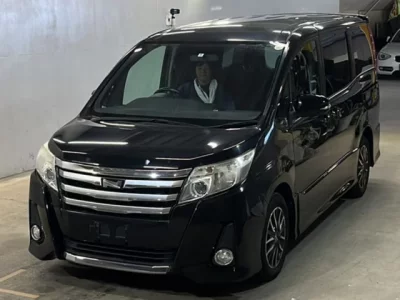 Toyota NOAH  с аукциона в Японии