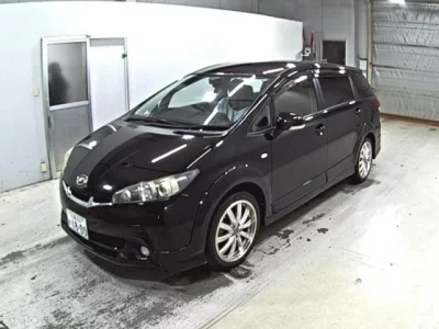 Toyota WISH  с аукциона в Японии