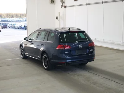 Volkswagen GOLF VARIANT