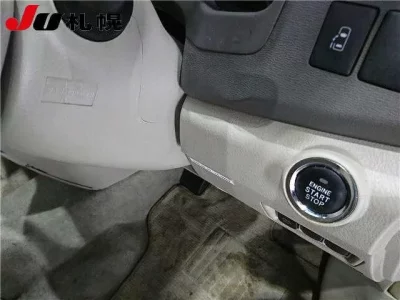 Toyota ISIS  с аукциона в Японии