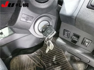 Nissan WINGROAD  с аукциона в Японии