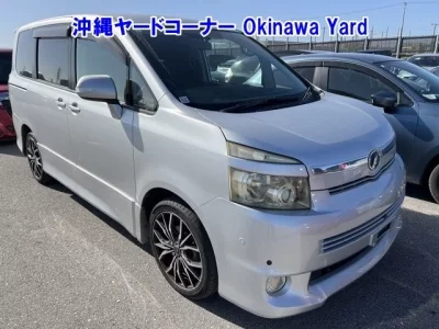 Toyota VOXY  с аукциона в Японии