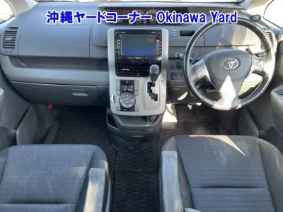 Toyota VOXY  с аукциона в Японии