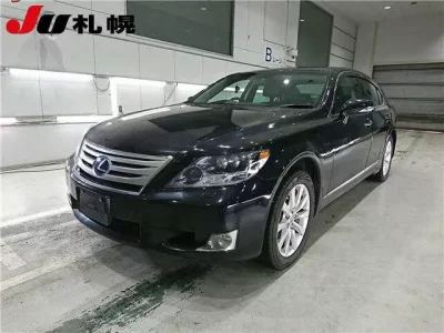 Lexus LS  с аукциона в Японии