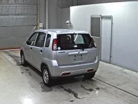 Suzuki SWIFT лот № 9210 оценка 3.5  с аукциона в Японии 1