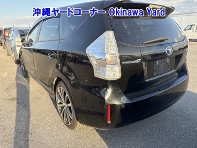 Toyota PRIUS ALPHA  с аукциона в Японии