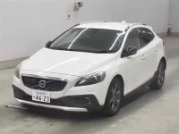 Volvo V40 лот № 25009 оценка 4  с аукциона в Японии 3