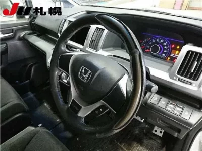 Honda STEP WAGON  с аукциона в Японии