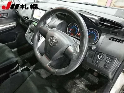 Toyota WISH  с аукциона в Японии