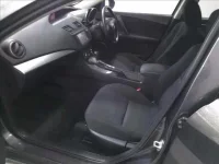 Mazda AXELA лот № 526 оценка 3.5  с аукциона в Японии 2